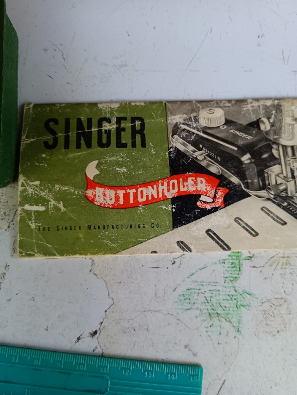 Singer Button Holer - Picture 10 of 10